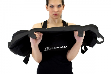 Gymbox Sandbag Sandbax-vor Brust